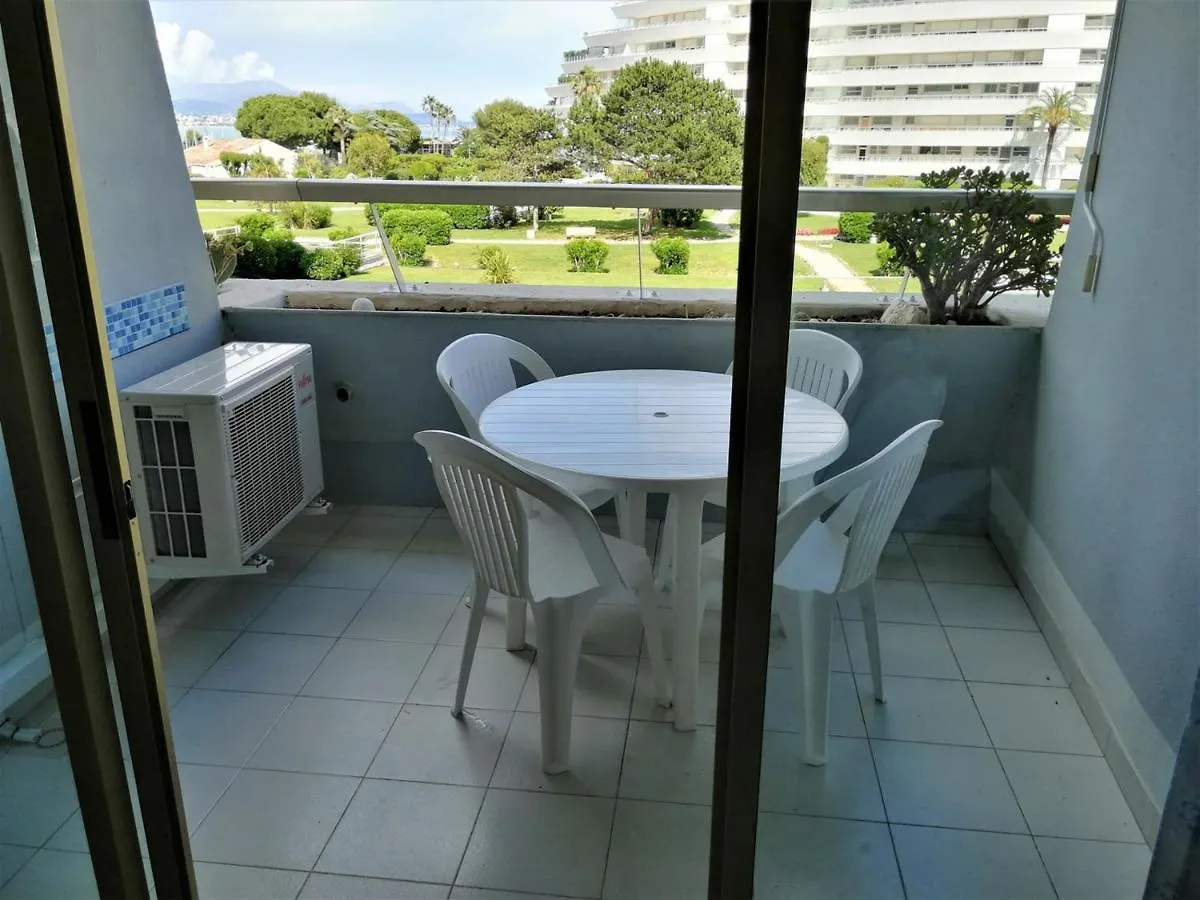 Apartment Studio Climatise Avec Terrasse, Piscine Privee Et Acces Mer, Villeneuve-Loubet - Fr-1-252A-38 France