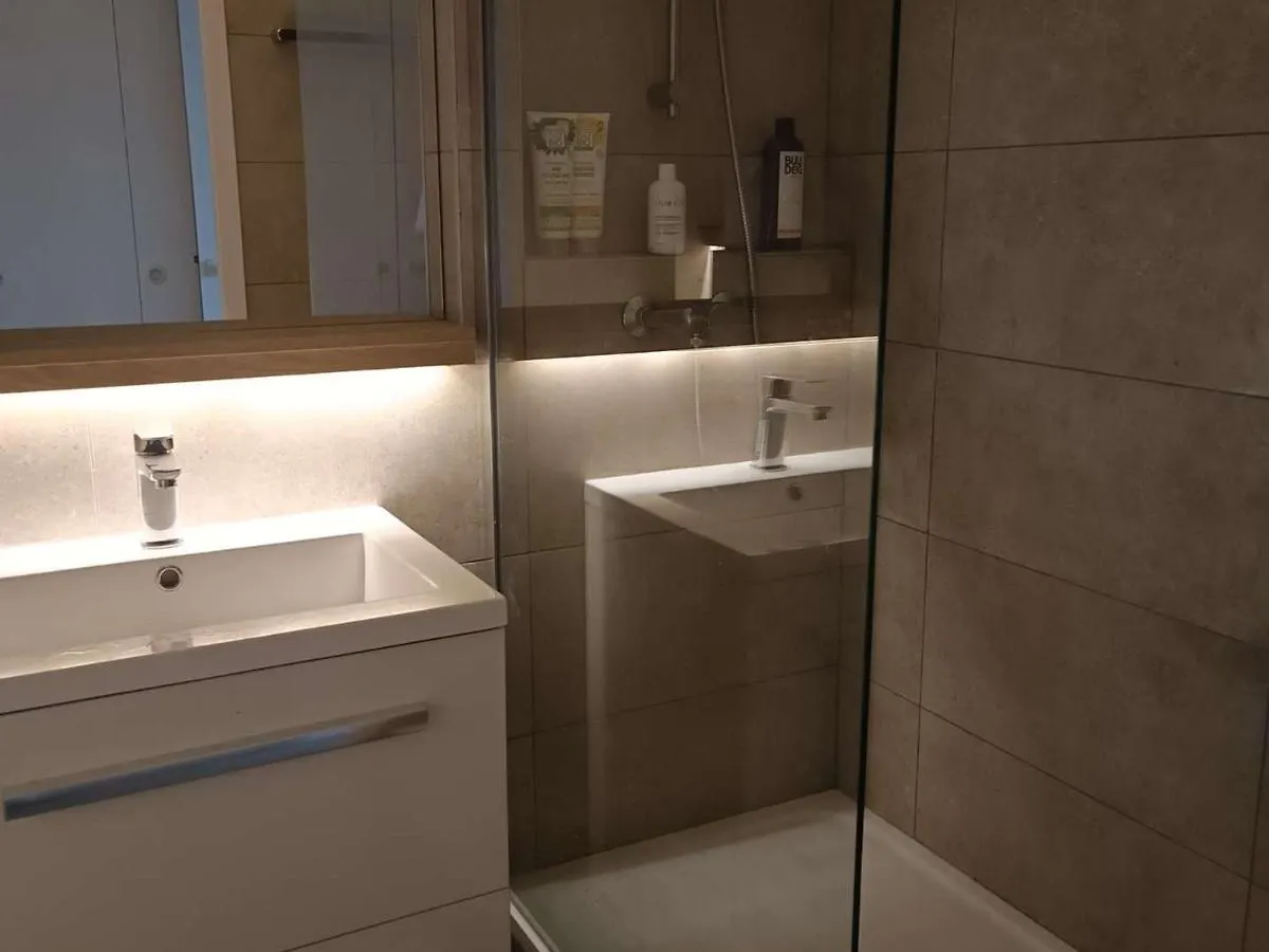 Studio Climatise Avec Terrasse, Piscine Privee Et Acces Mer, Villeneuve-Loubet - Fr-1-252A-38 France